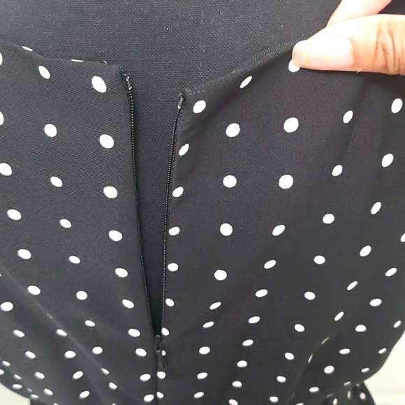 Voir Voir Black/White Sleeveless Belted Polka-dot Dress SIZE 12 - Picture 5 of 8